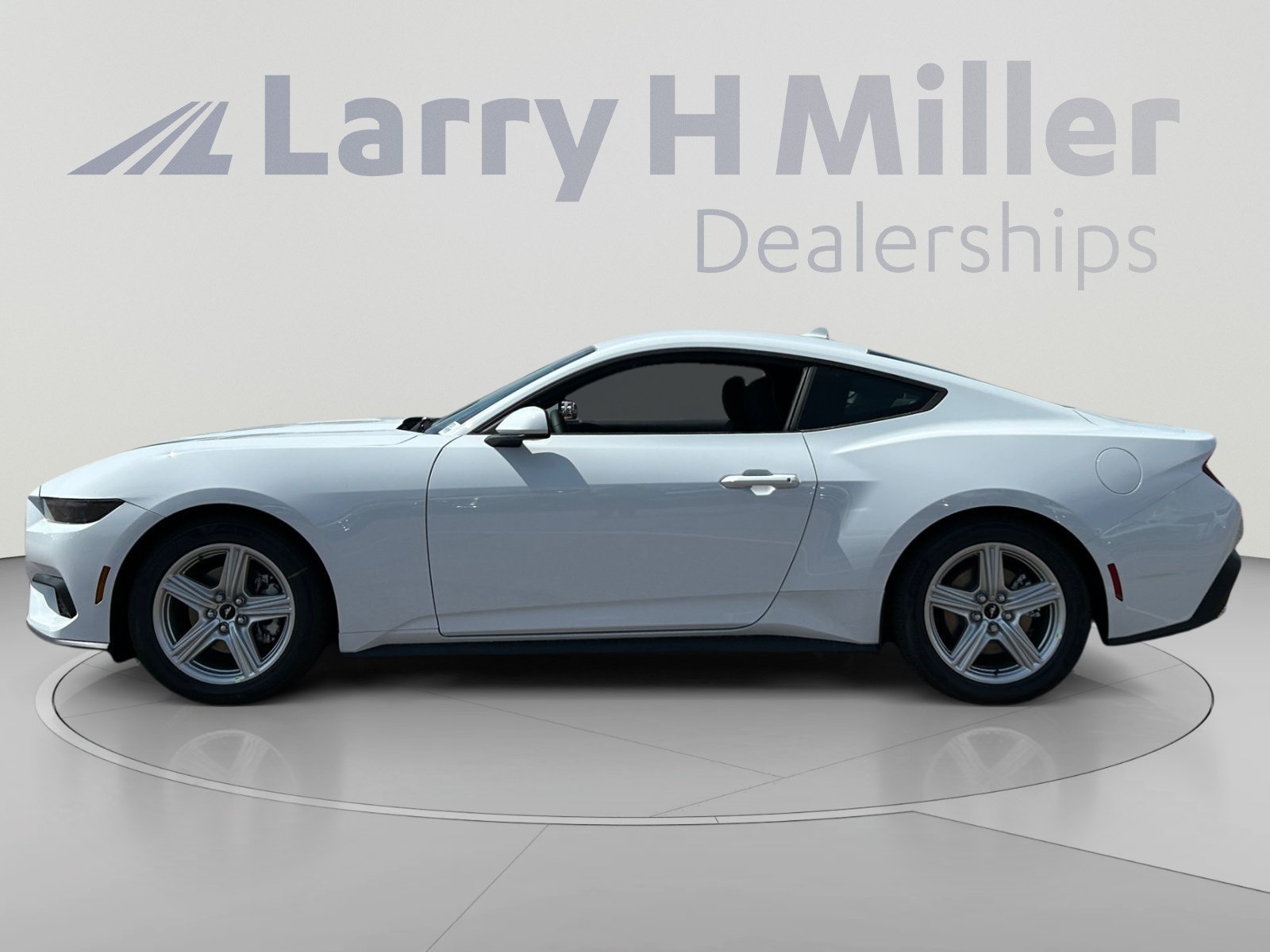 New 2026 Ford Mustang Coupe RWD video 2