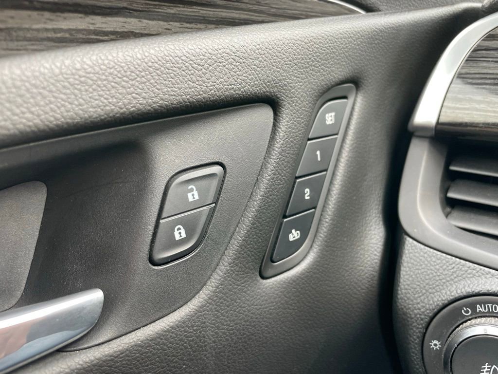 Used 2017 Buick Envision Essence FWD image 22
