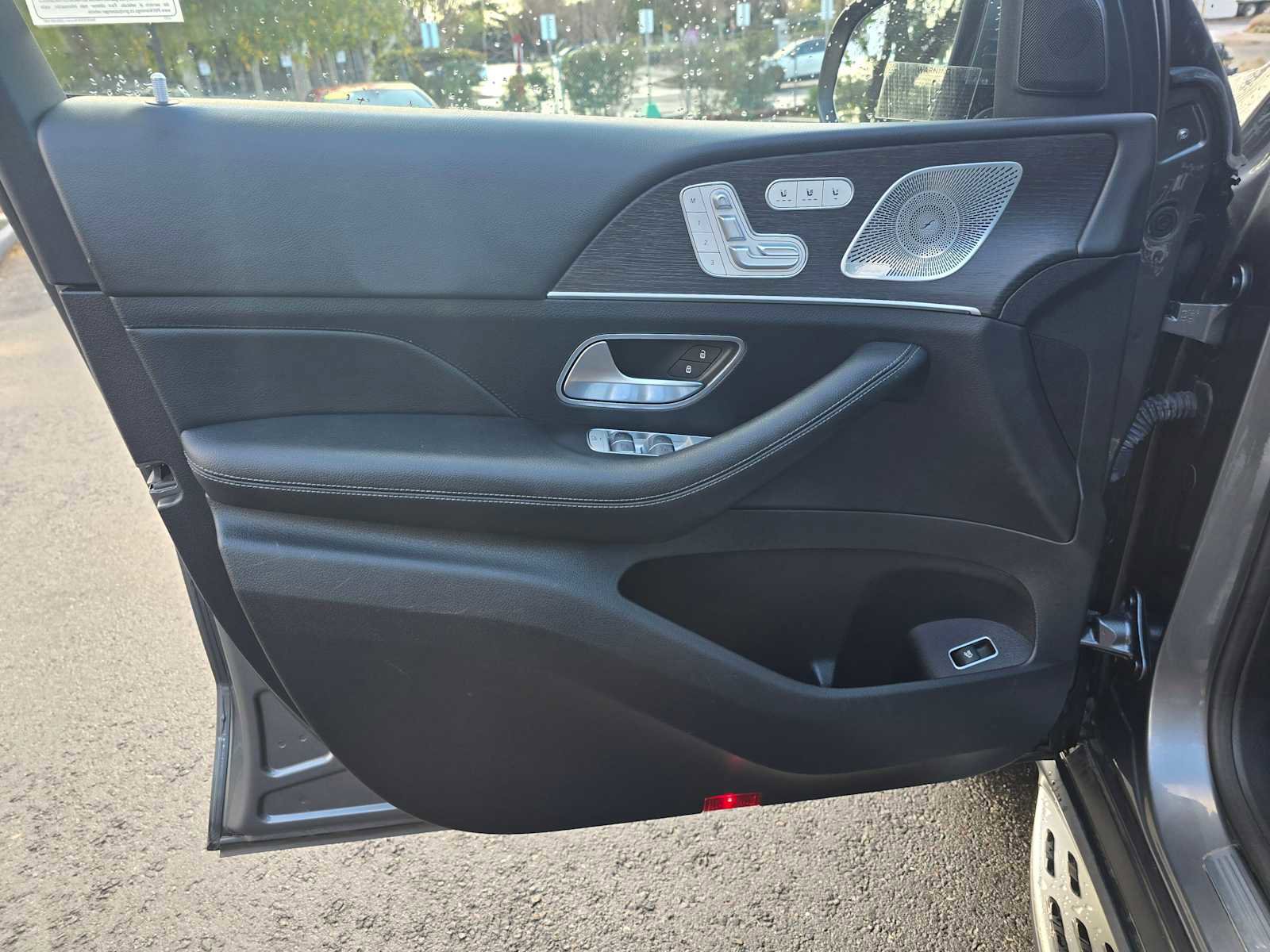 Used 2021 Mercedes-Benz GLS 450 4MATIC image 26