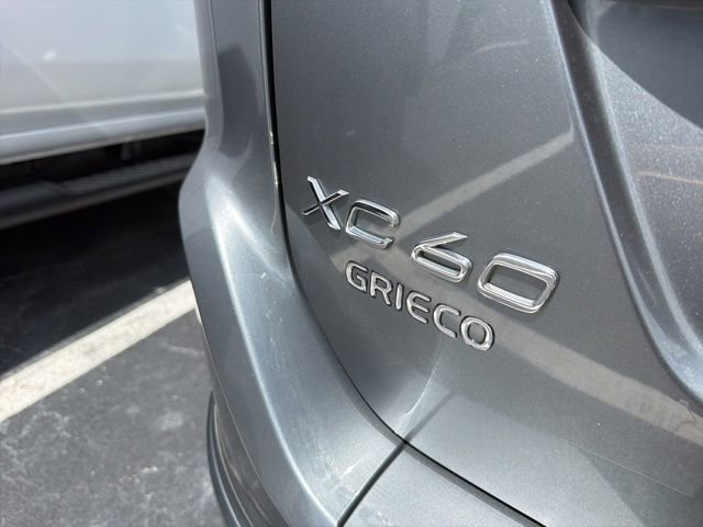 Used 2016 Volvo XC60 T6 w/ Proximity Package AWD/4WD image 12