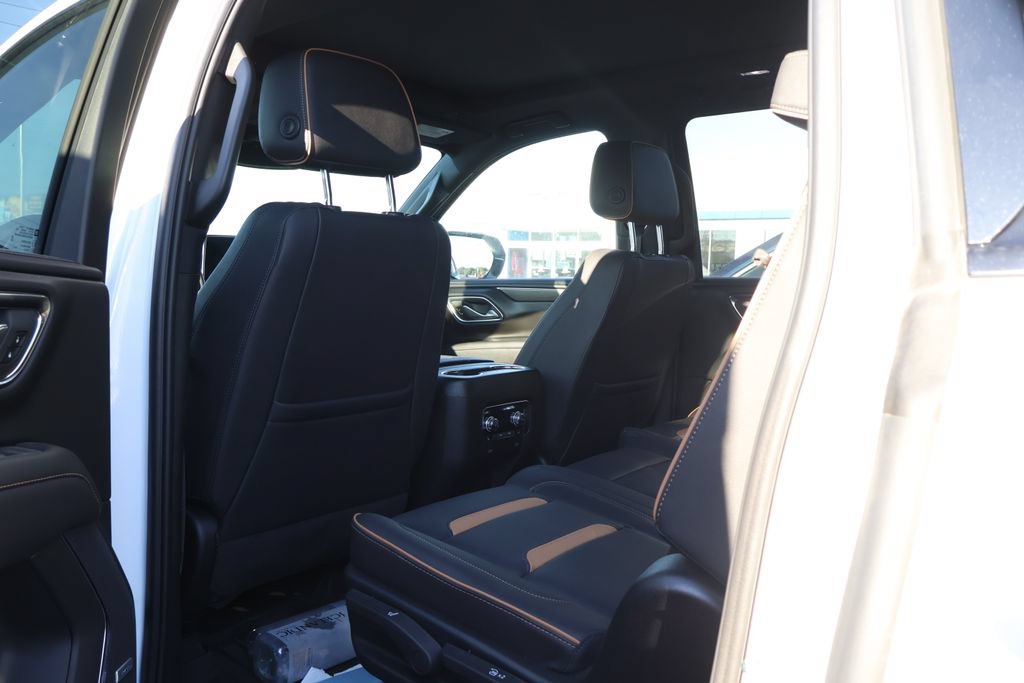 Used 2023 GMC Yukon XL AT4 w/ LPO, Floor Liner Package AWD/4WD image 33