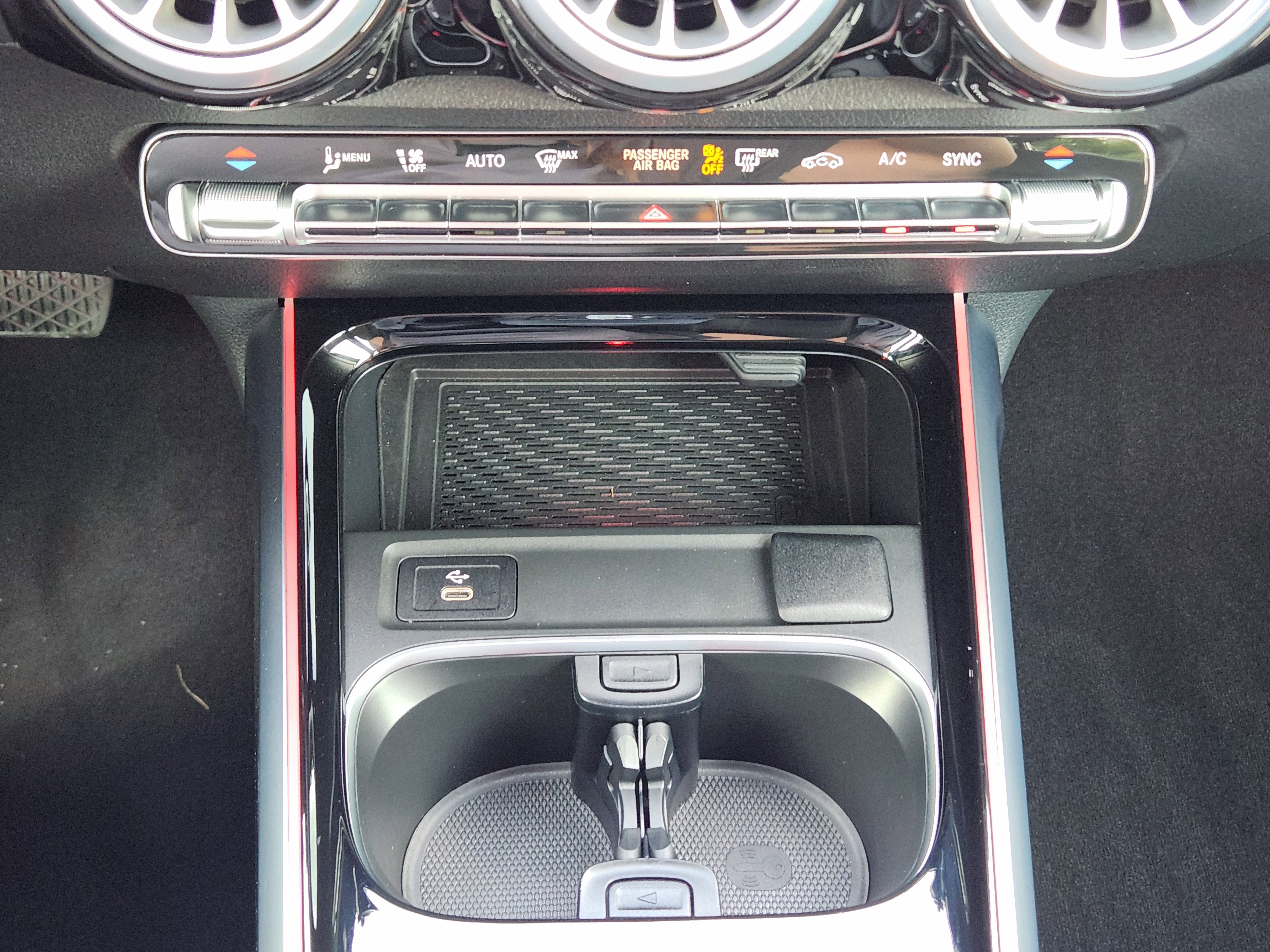 Used 2025 Mercedes-Benz GLB 250 image 12