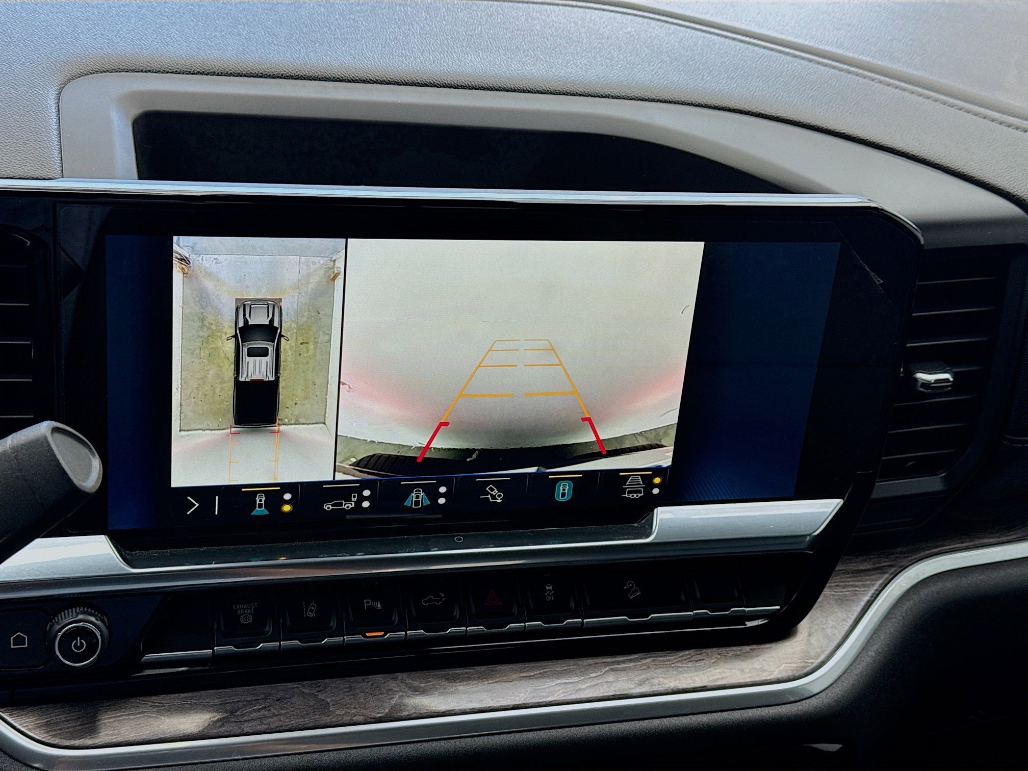 Used 2025 Chevrolet Silverado 2500 LTZ w/ LTZ Plus Package image 10