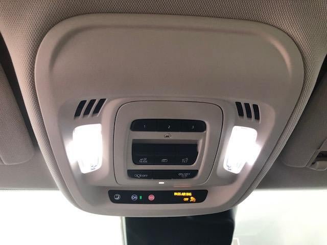 Used 2023 Buick Envision Avenir AWD/4WD image 23