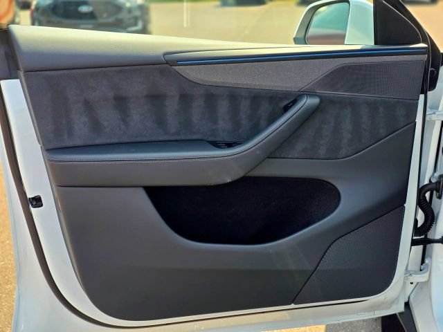 Used 2026 Tesla Model Y AWD image 29