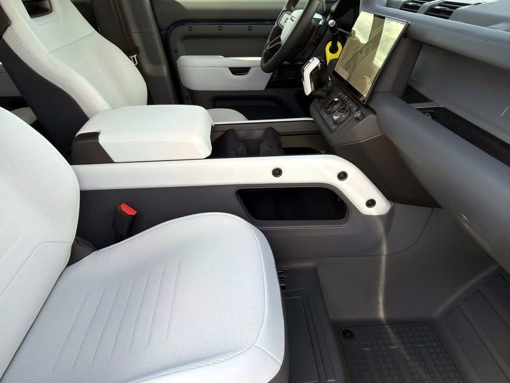 New 2026 Land Rover Defender 110 OCTA image 11