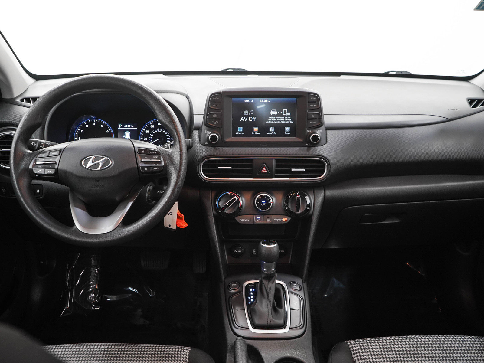 Used 2018 Hyundai Kona SE AWD/4WD image 15