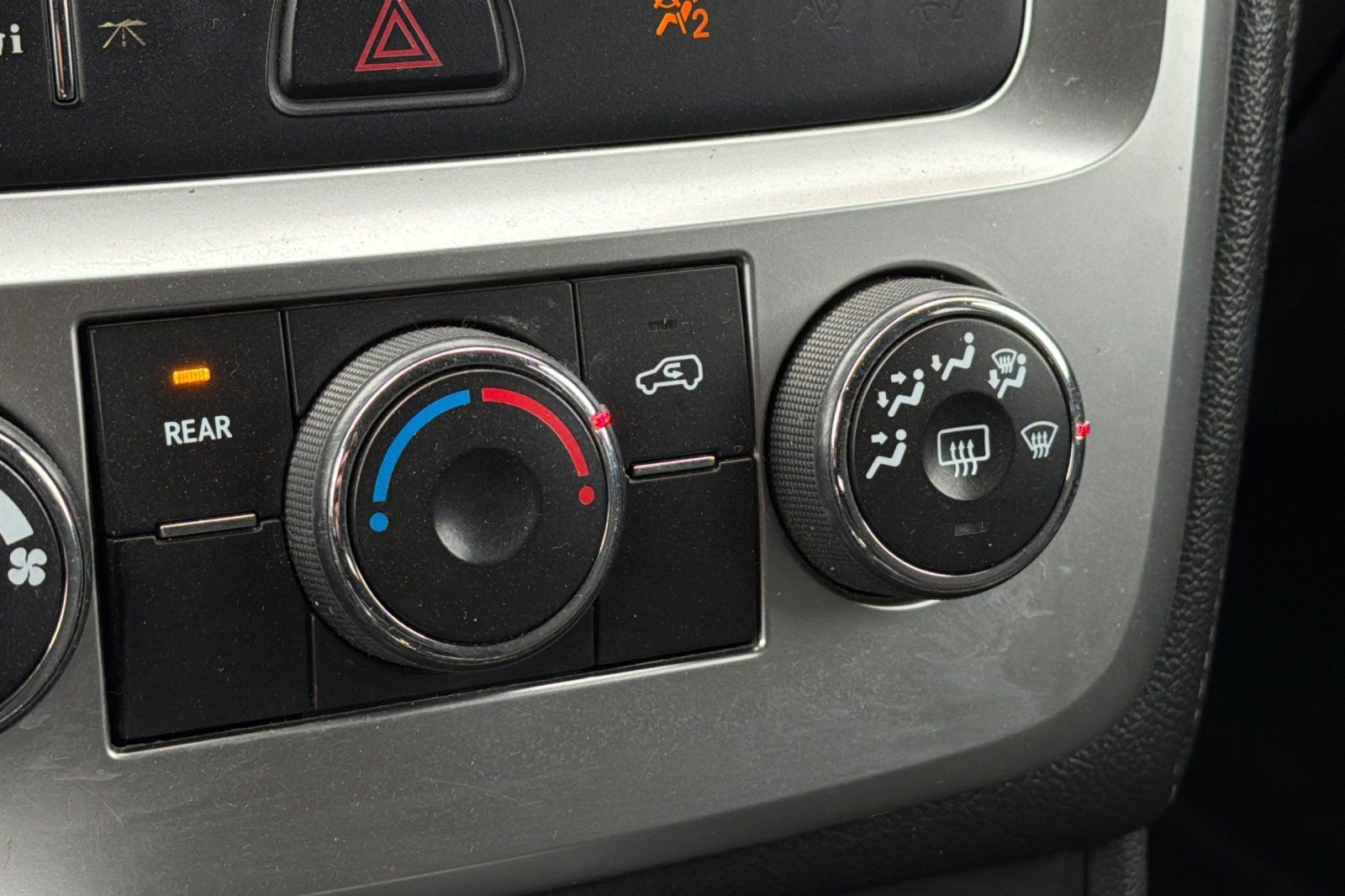 Used 2014 GMC Acadia SLE image 30