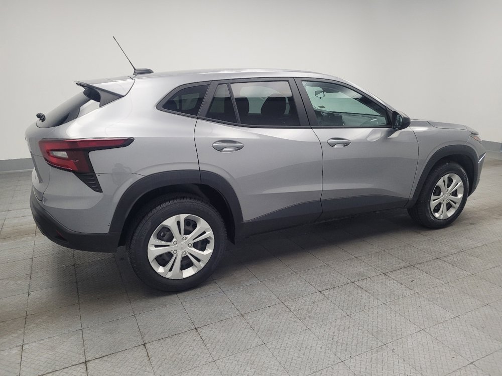 Used 2024 Chevrolet Trax LS w/ Driver Confidence Package FWD image 10