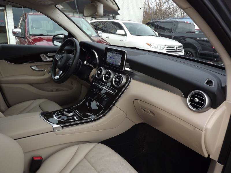 Used 2018 Mercedes-Benz GLC 300 4MATIC image 31