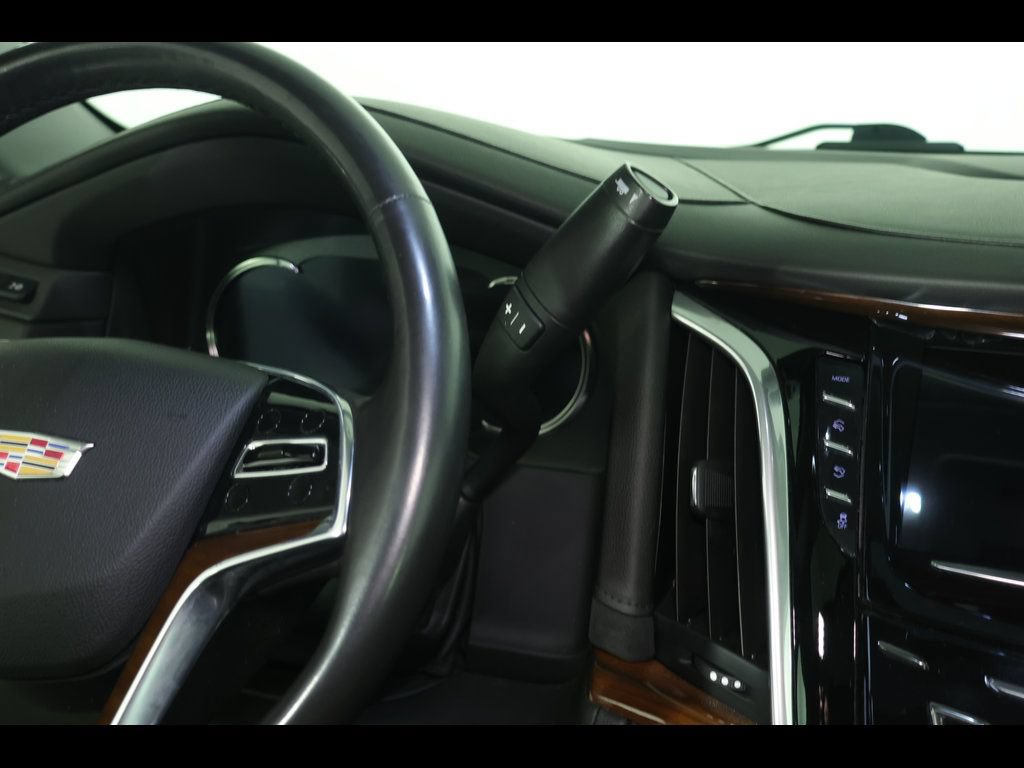 Certified 2020 Cadillac Escalade Luxury AWD/4WD image 34