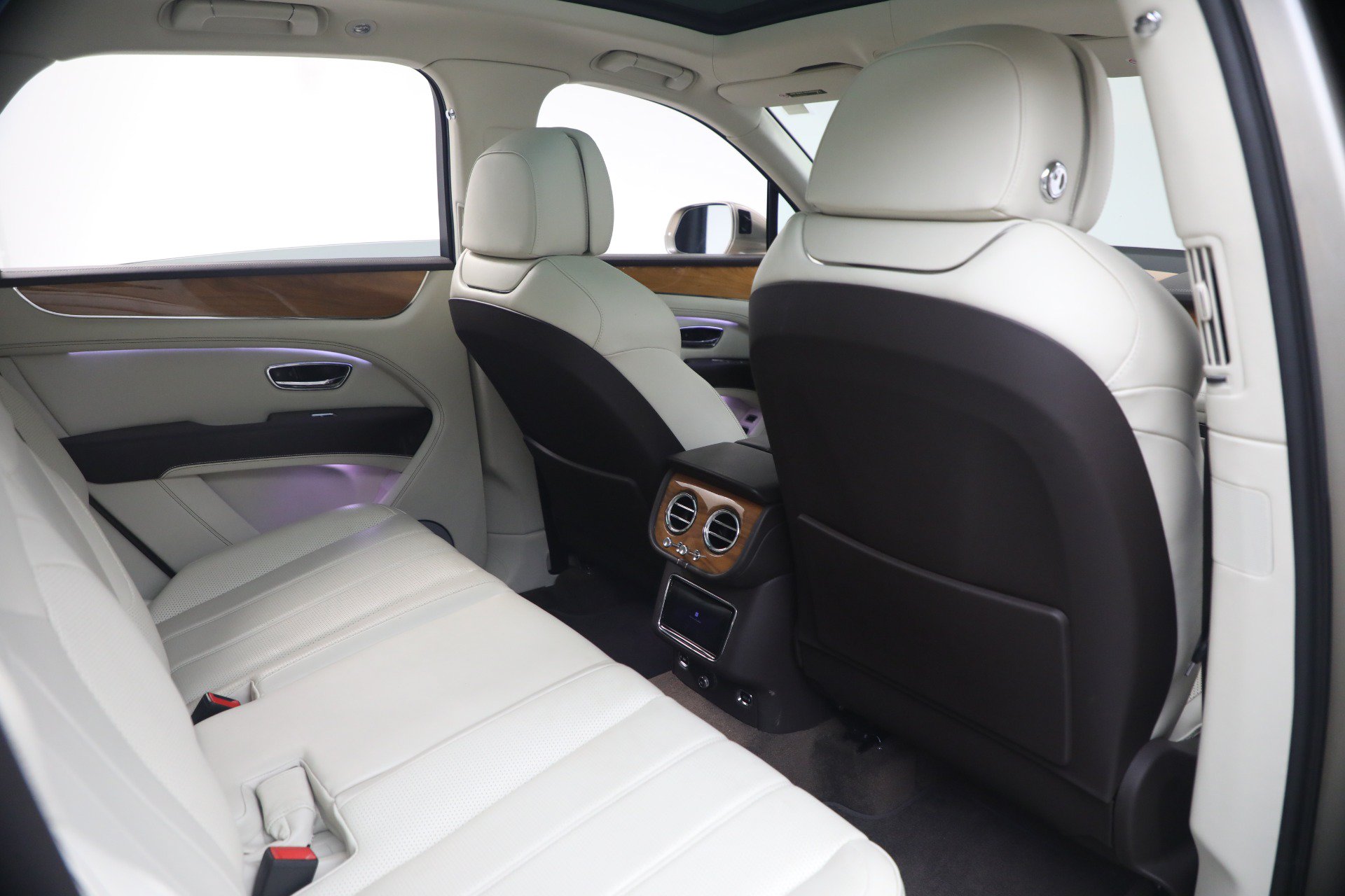 Certified 2021 Bentley Bentayga AWD/4WD image 28