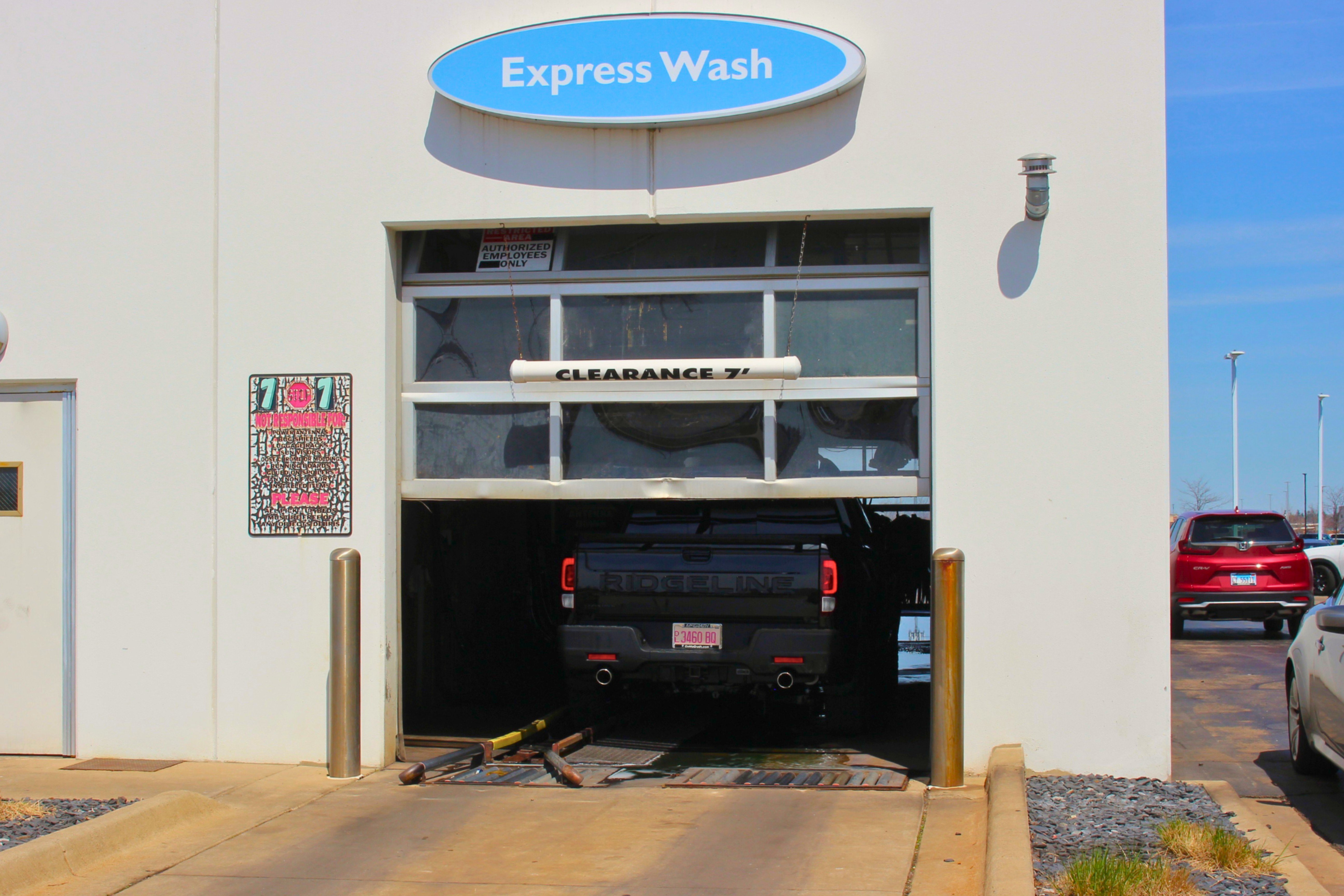 Used 2013 Jeep Wrangler Unlimited Sahara image 34