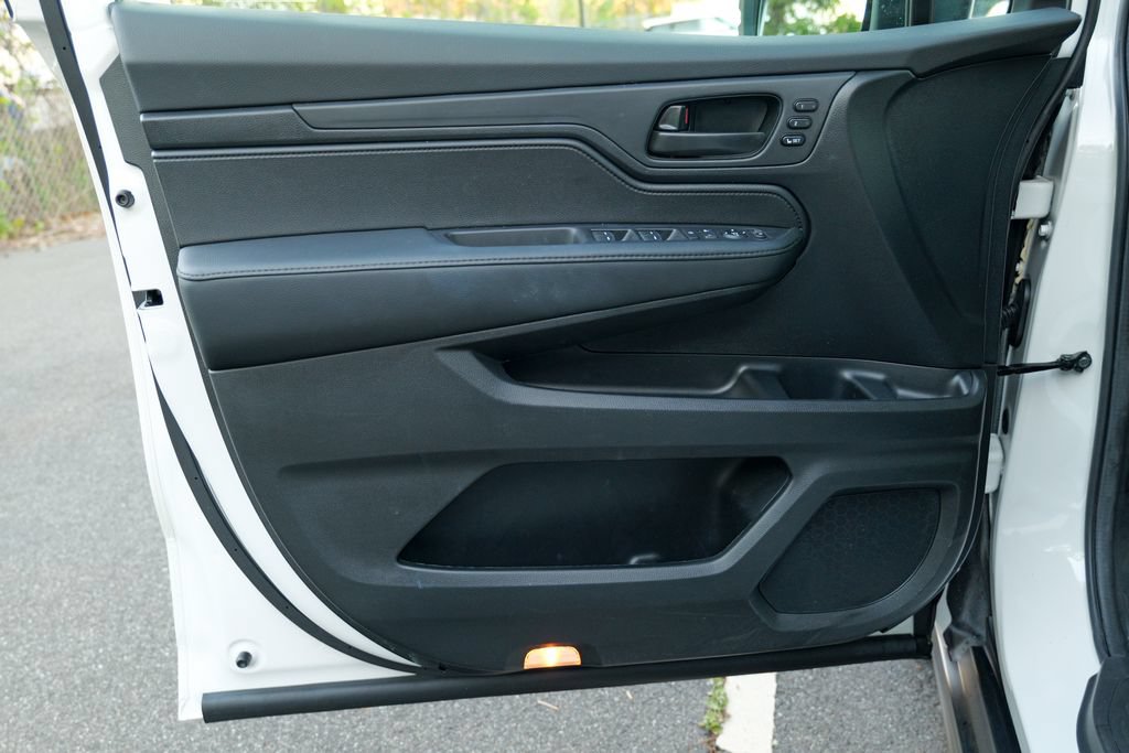 Used 2025 Honda Odyssey EX-L image 17