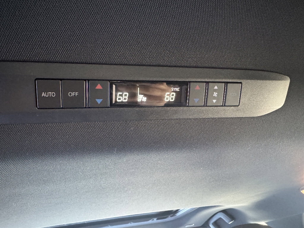 Used 2025 Toyota Sienna XLE Woodland Edition image 26