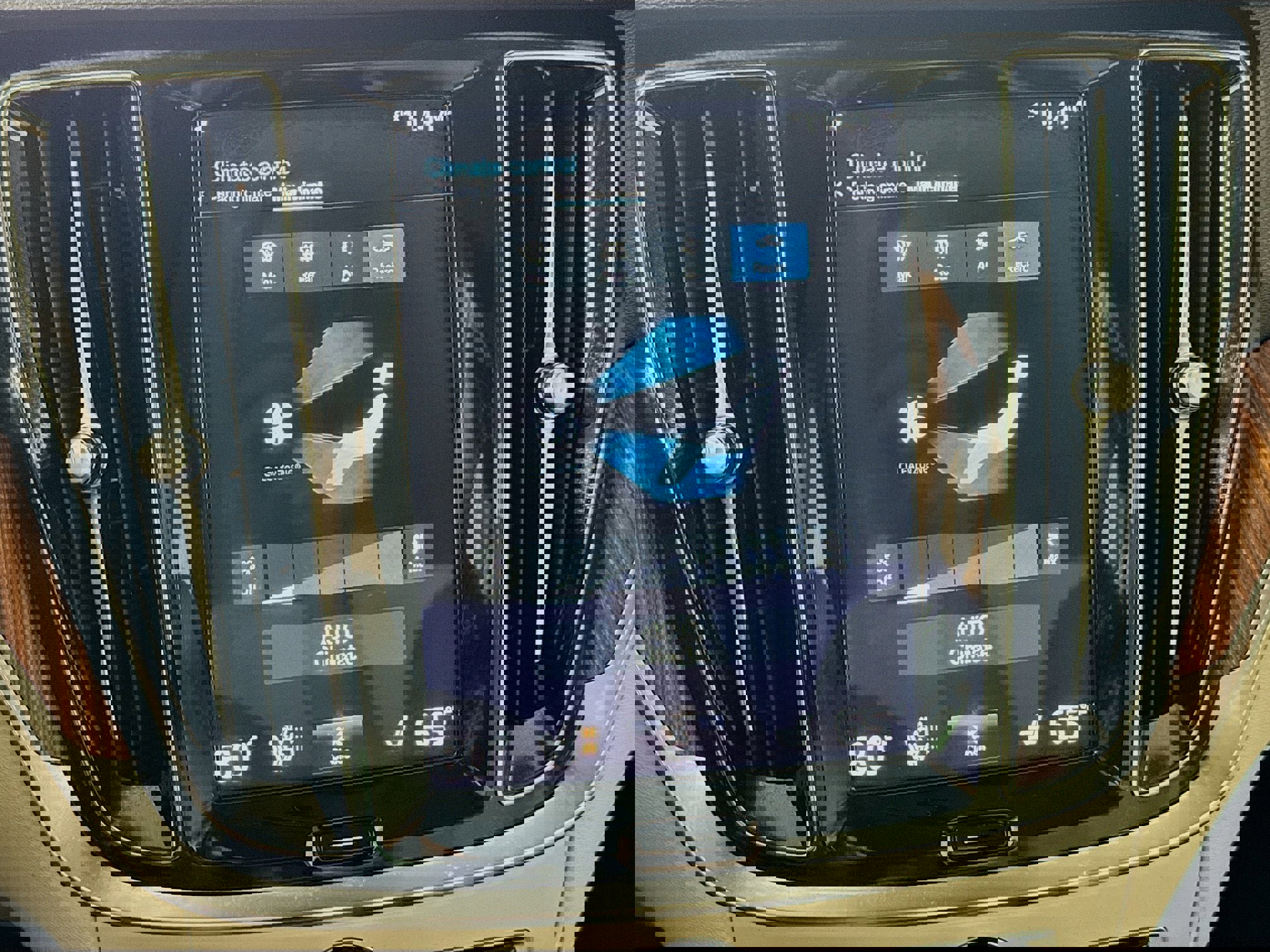 Used 2022 Volvo S60 B5 Momentum image 18