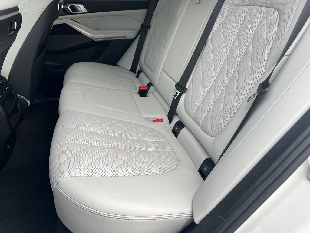 Used 2025 BMW X5 xDrive40i AWD/4WD image 15