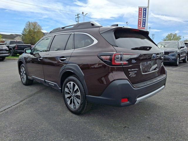 Used 2023 Subaru Outback Touring AWD/4WD image 4