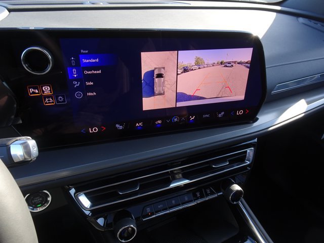 New 2027 Chevrolet Traverse LT w/ Sun and Wheel Package FWD image 10