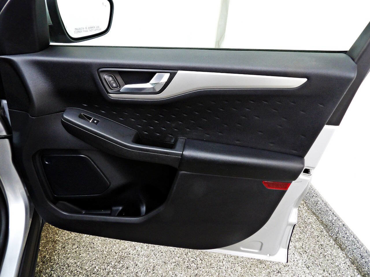 Used 2020 Ford Escape SEL image 11