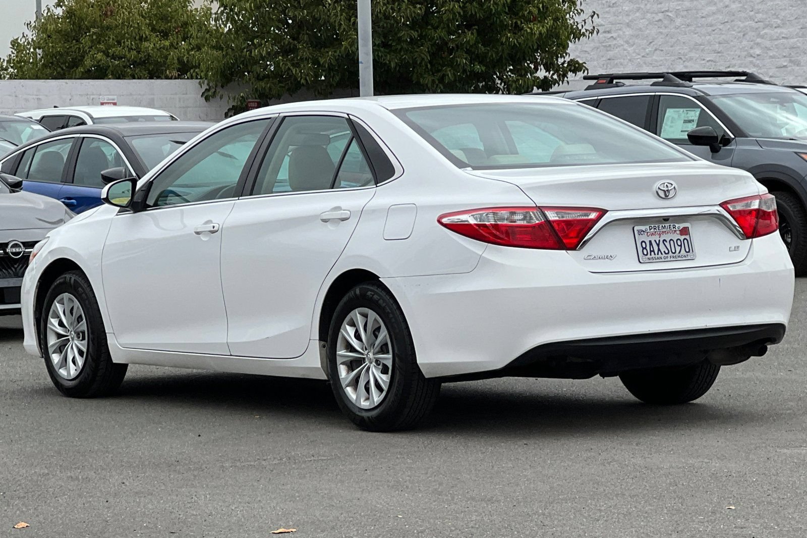 Used 2017 Toyota Camry LE FWD image 6