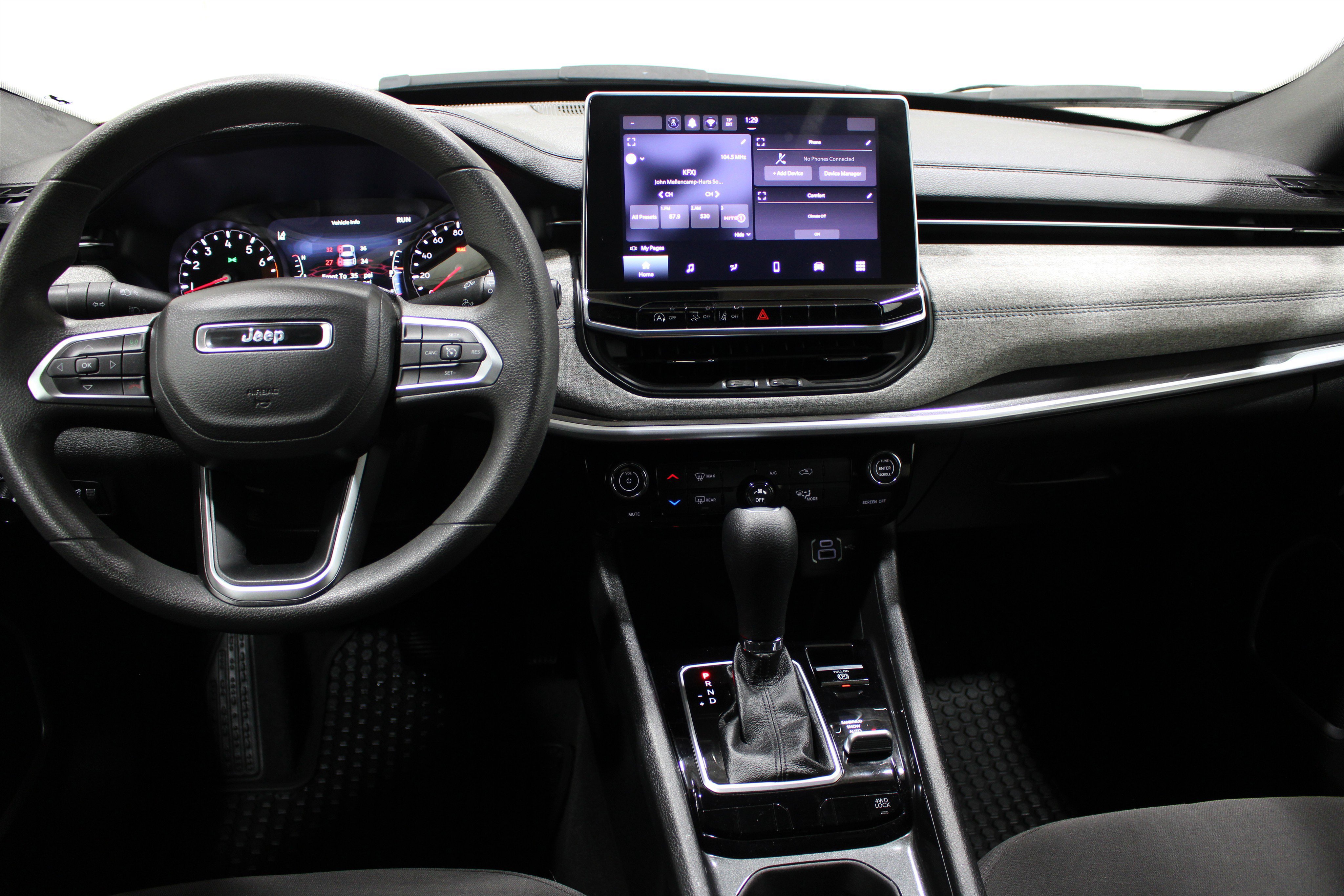 Used 2024 Jeep Compass Sport image 2