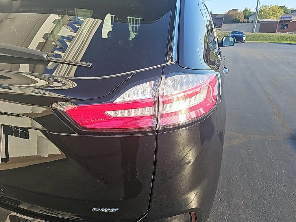 Used 2024 Ford Edge SEL image 6