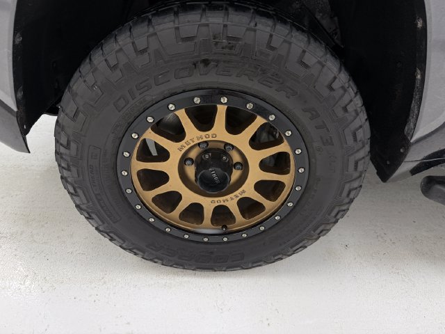 Used 2023 Toyota Tundra Limited AWD/4WD image 7