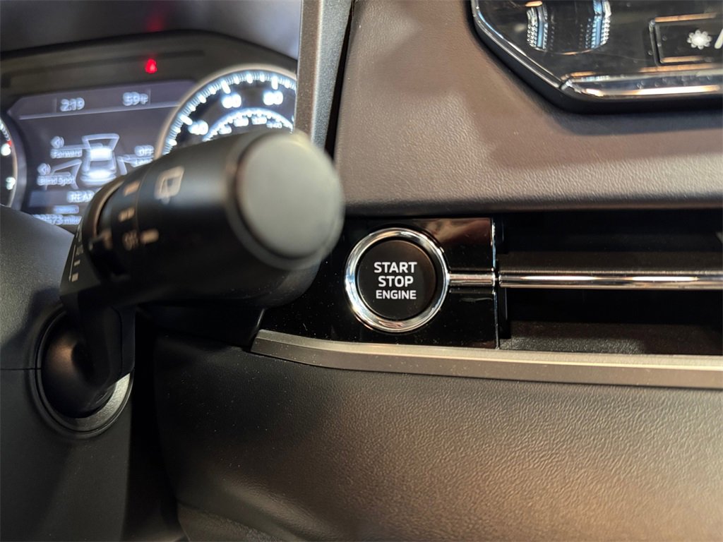 Used 2024 Mitsubishi Outlander SE image 29