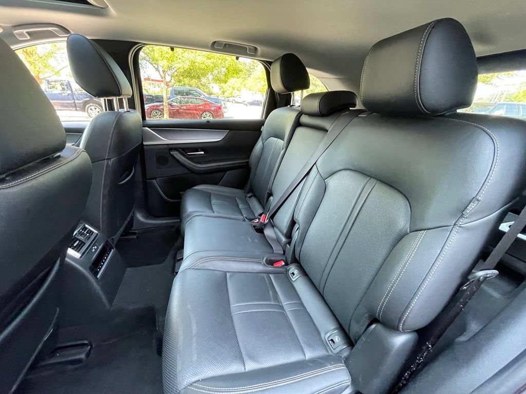 Used 2025 MAZDA CX-70 3.3 Turbo w/ Preferred Package AWD/4WD image 28
