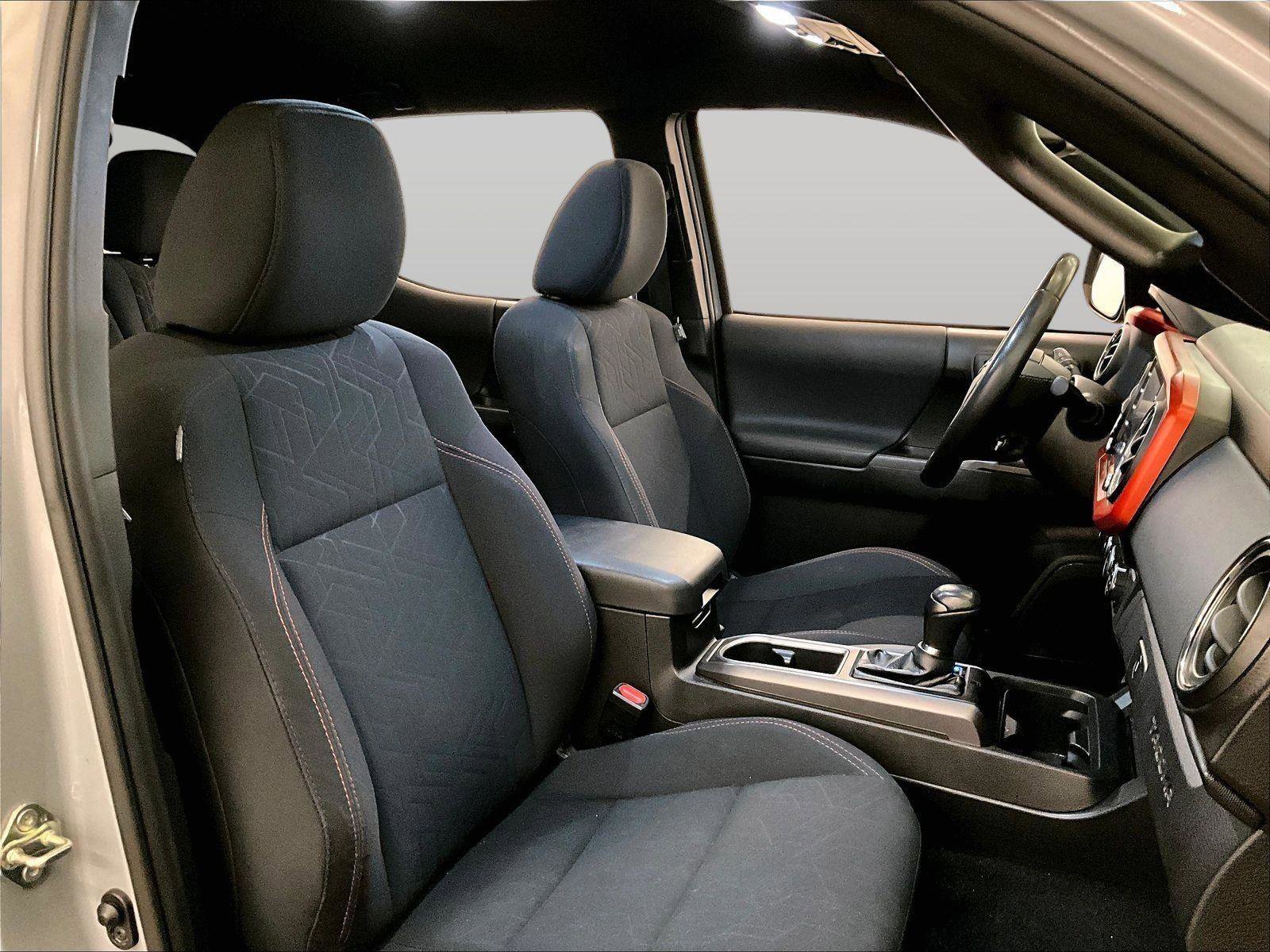 Used 2020 Toyota Tacoma TRD Off-Road AWD/4WD image 8