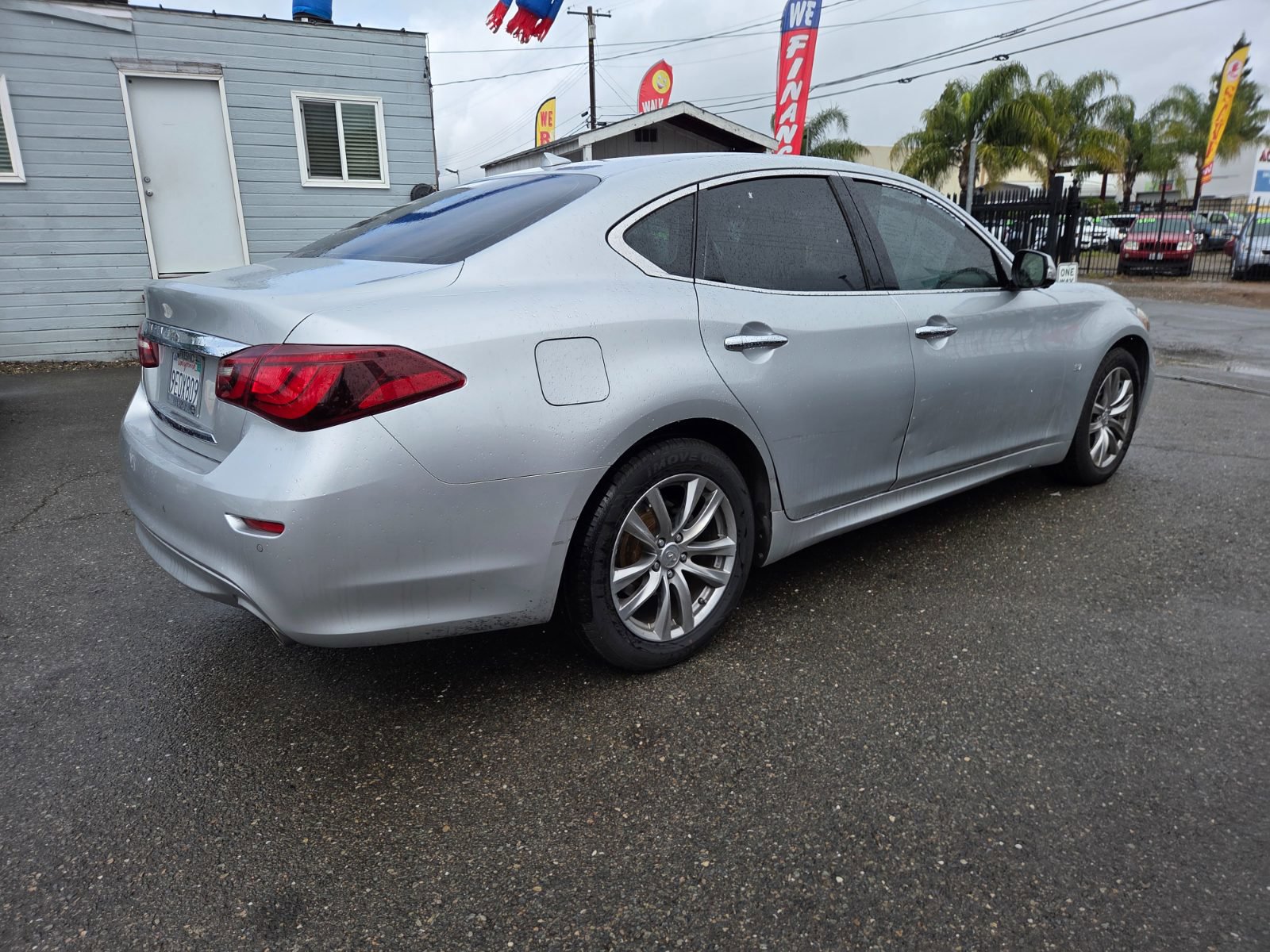 Used 2016 INFINITI Q70 3.7 RWD image 4