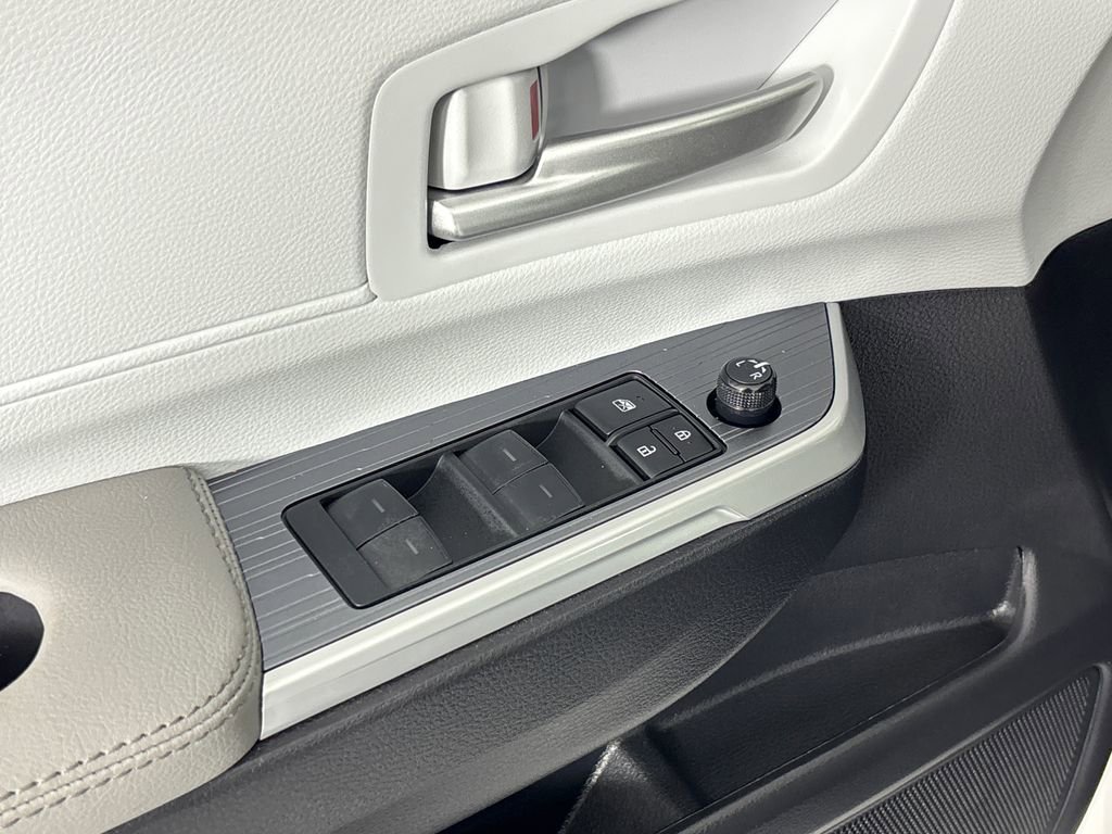 Certified 2026 Toyota Sienna XLE image 10