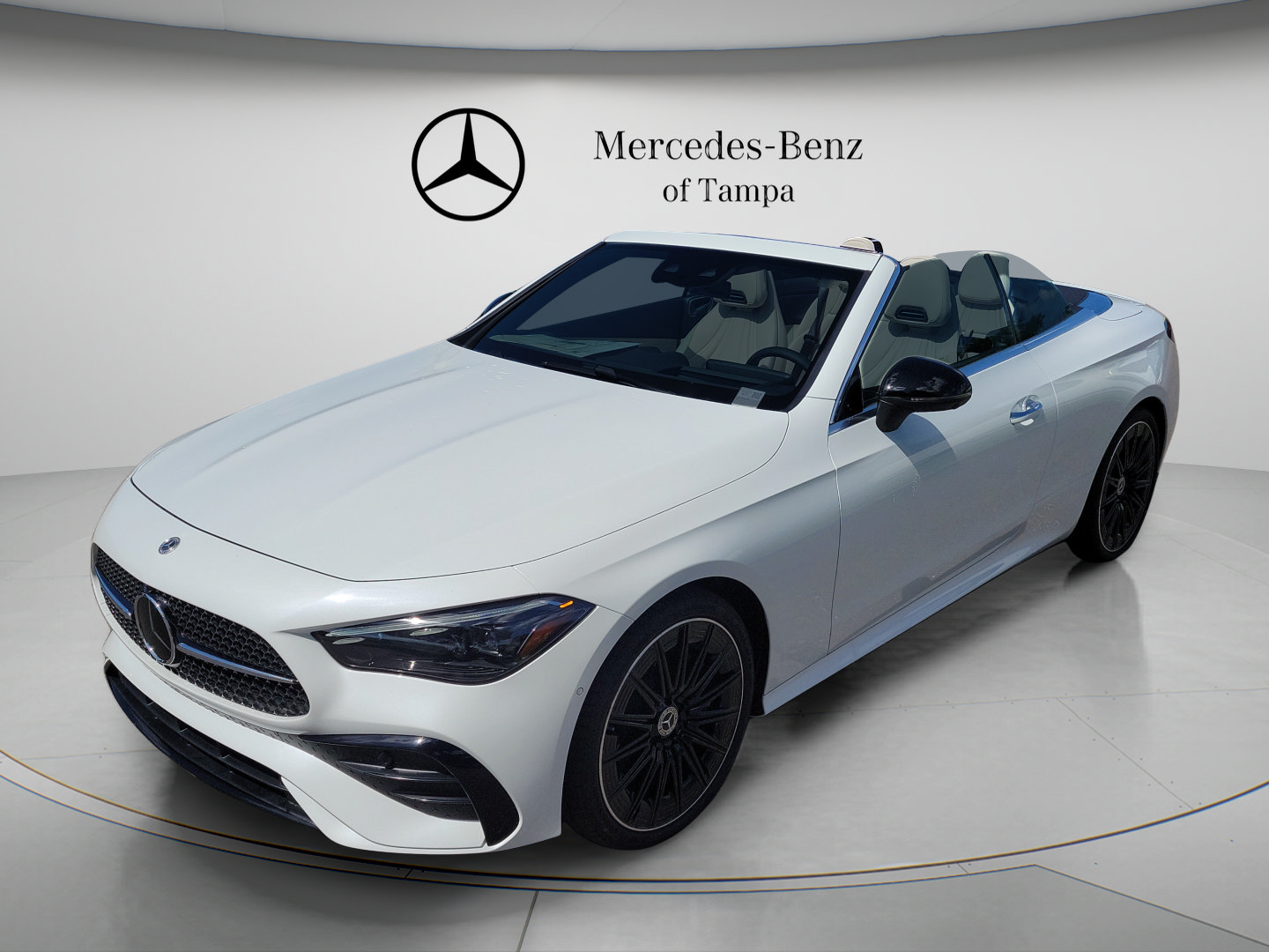 Used 2026 Mercedes-Benz CLE 450 4MATIC Cabriolet image 2