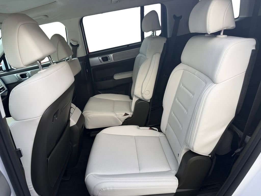 Used 2025 Hyundai Santa Fe Calligraphy image 13