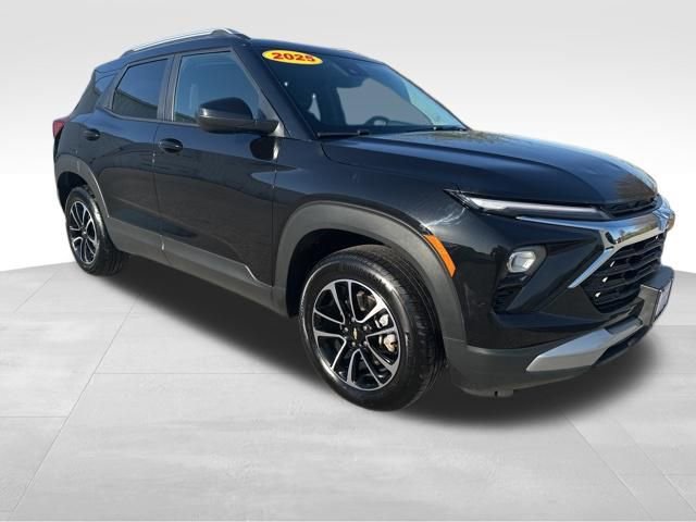 Used 2025 Chevrolet TrailBlazer LT AWD/4WD image 9