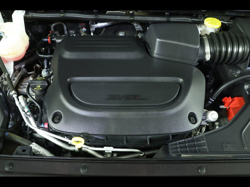 Used 2025 Chrysler Pacifica Select image 20