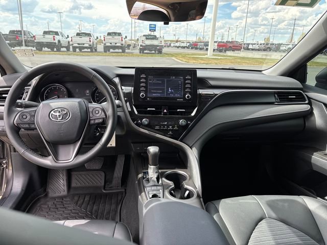 Used 2024 Toyota Camry SE image 12