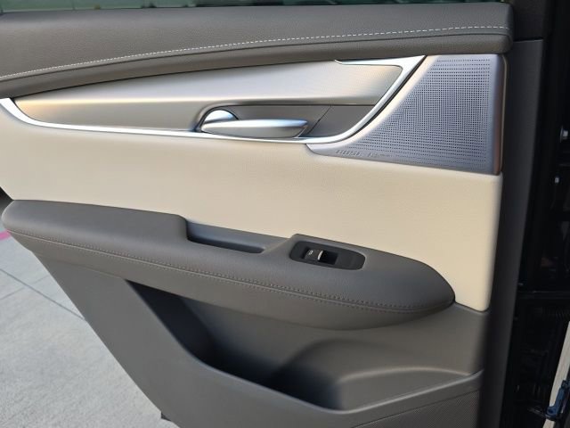 New 2025 Cadillac XT5 Premium Luxury w/ LPO, Floor Liner Package image 18