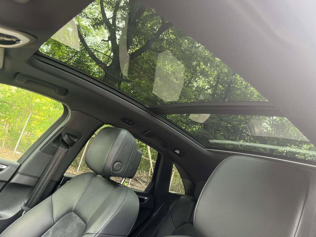 Used 2019 Porsche Macan AWD/4WD image 5