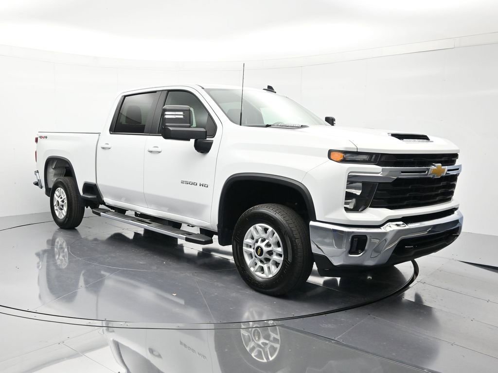 Used 2025 Chevrolet Silverado 2500 LT w/ Convenience Package AWD/4WD image 3