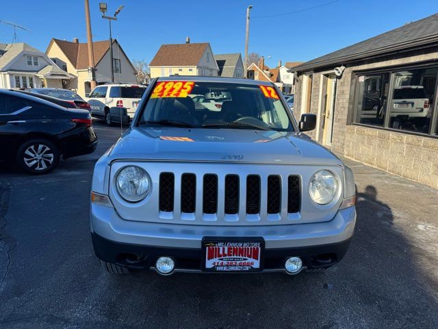Used 2012 Jeep Patriot Limited w/ Sun/Sound Group image 2