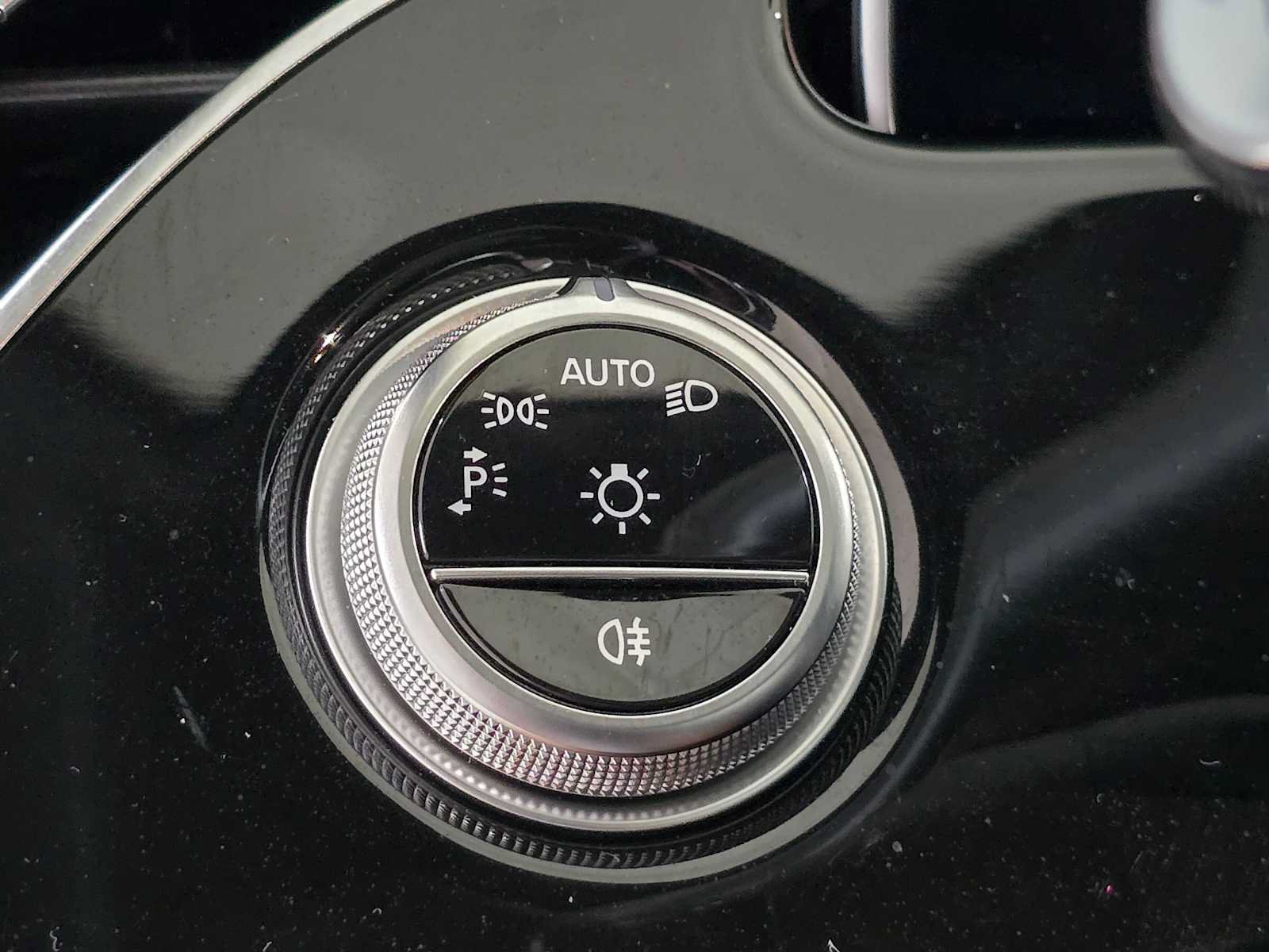 Used 2025 Mercedes-Benz E 350 4MATIC Sedan image 29