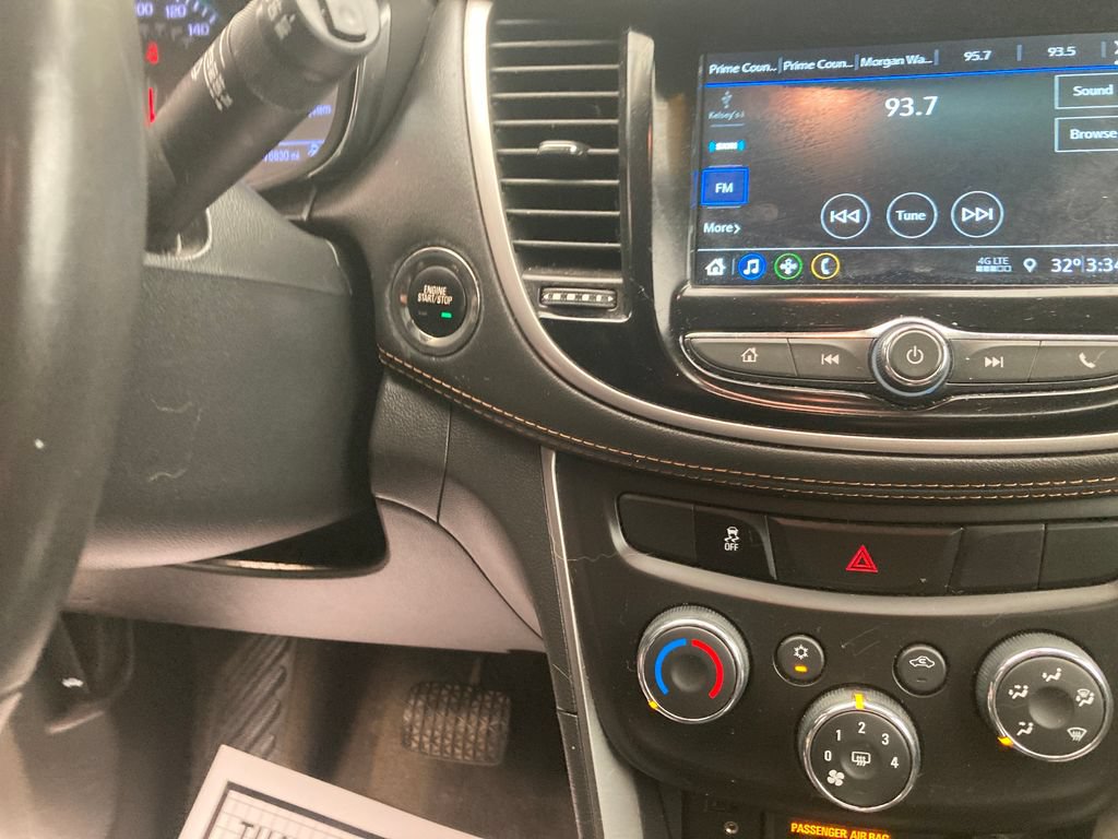 Used 2019 Chevrolet Trax LT w/ LT Convenience Package AWD/4WD image 20