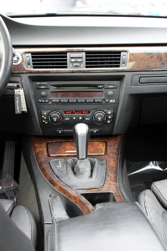Used 2006 BMW 330i Sedan RWD image 12