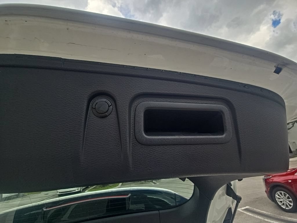 Used 2019 INFINITI QX30 w/ Navigation Package FWD image 33