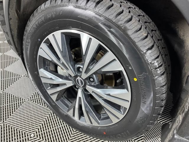 Used 2023 Nissan Rogue SV w/ SV Premium B Package FWD image 13