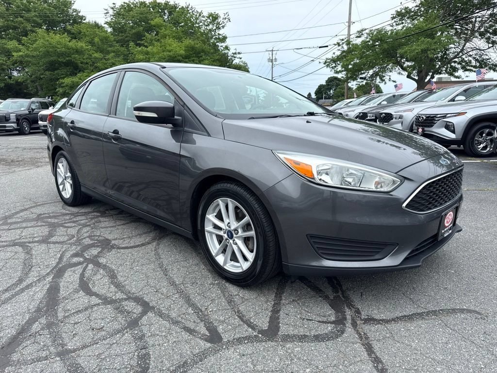Used 2015 Ford Focus SE FWD image 3