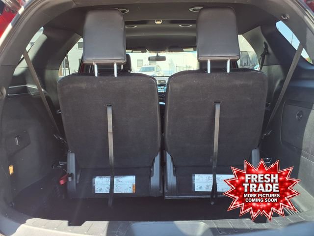 Used 2018 Ford Explorer XLT w/ Equipment Group 202A FWD image 28