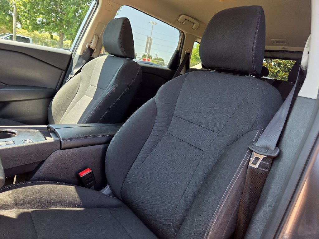 Used 2026 Nissan Rogue S FWD image 11